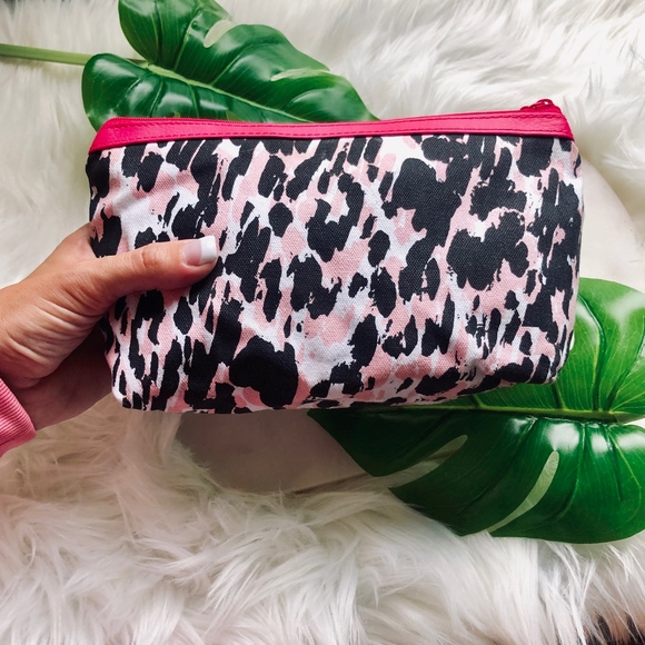 h&m • abstract cheetah canvas makeup bag - Picture 2 of 2